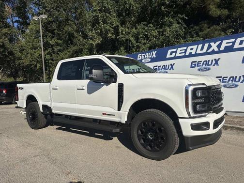 Star White 2027 Ford F-250 Lariat