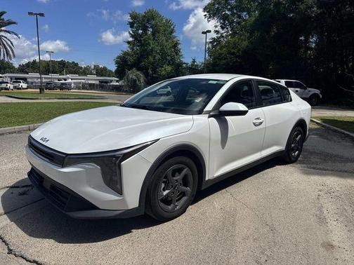 Snow White Pearl 2025 Kia K4