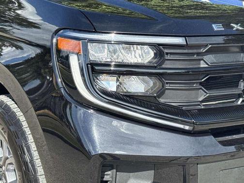 Black Metallic 2025 Ford Expedition Active