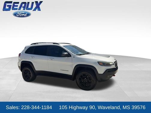 Pearl White 2019 Jeep Cherokee Trailhawk