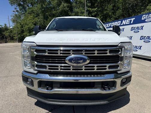Oxford White 2025 Ford F-250 XLT
