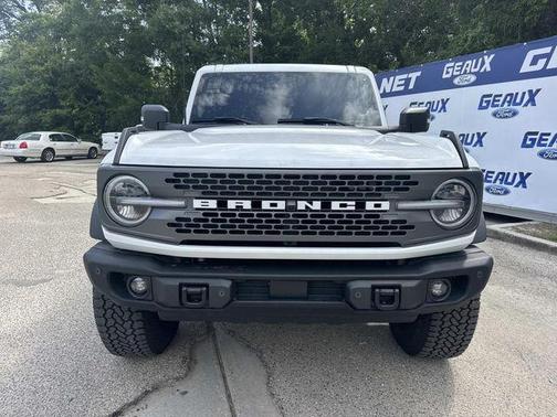 Oxford White 2025 Ford Bronco Badlands