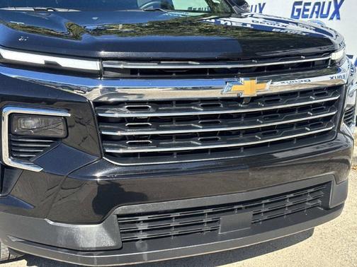 Mosaic Black Metallic 2026 Chevrolet Traverse LT
