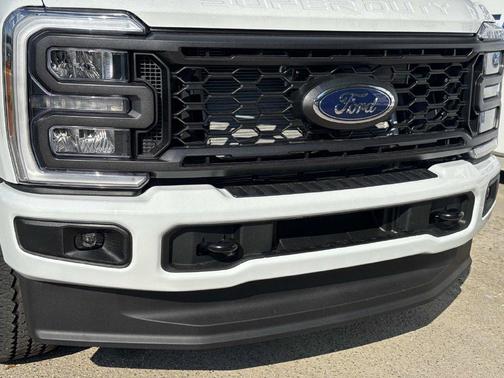 Oxford White 2026 Ford F-250 XL