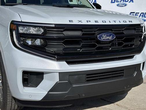 Silver Metallic 2026 Ford Expedition Active