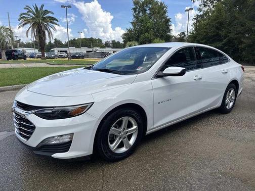 Summit White 2024 Chevrolet Malibu LT