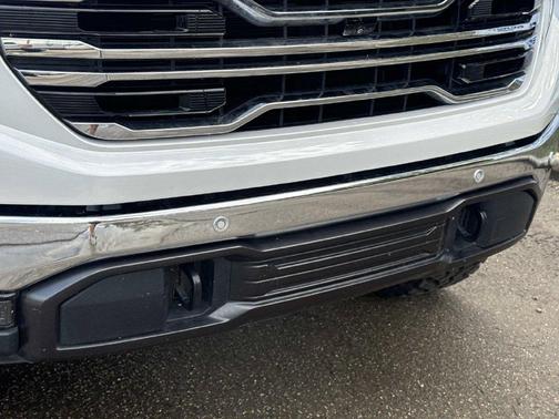White Frost Tri-Coat 2025 GMC Sierra 1500 SLT
