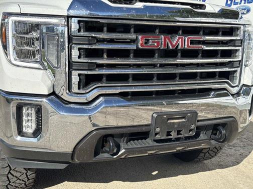 Summit White 2022 GMC Sierra 2500 SLT