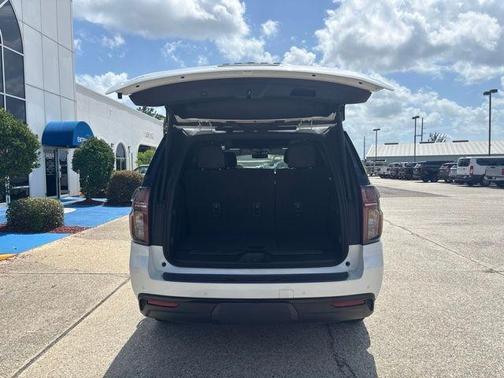 Iridescent Pearl Tricoat 2023 Chevrolet Tahoe Z71