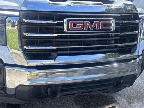 Summit White 2026 GMC Sierra 2500 SLE