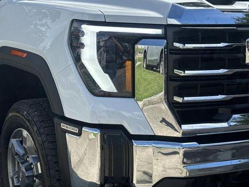 Summit White 2026 GMC Sierra 2500 SLE