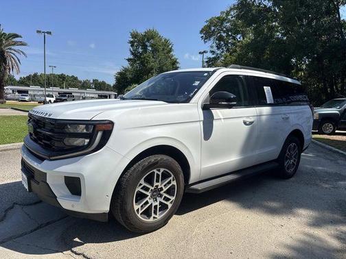Oxford White 2025 Ford Expedition Active