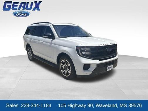 Oxford White 2025 Ford Expedition Active