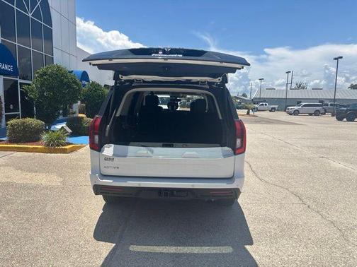 Oxford White 2025 Ford Expedition Active