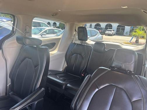 Bright White Clearcoat 2023 Chrysler Pacifica Touring-L