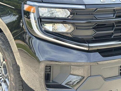 Black Metallic 2026 Ford Expedition Active