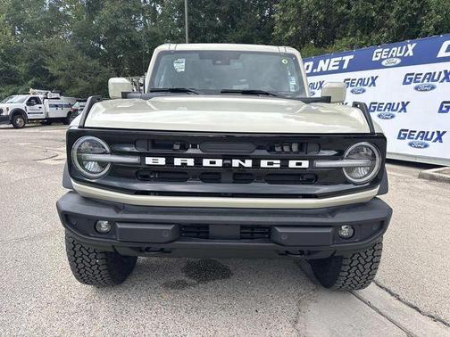 Desert Sand 2026 Ford Bronco Outer Banks