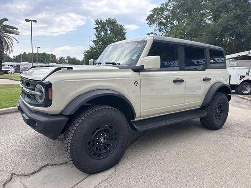 Desert Sand 2026 Ford Bronco Outer Banks