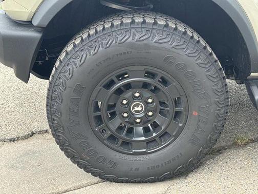 Desert Sand 2026 Ford Bronco Outer Banks