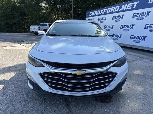 White 2019 Chevrolet Malibu LT