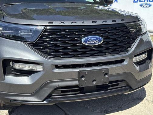 Gray Metallic 2023 Ford Explorer ST-Line
