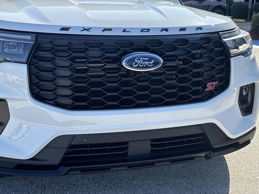 White Metallic 2026 Ford Explorer ST