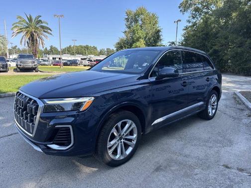 Waitomo Blue Metallic 2025 Audi Q7 55 Premium Plus