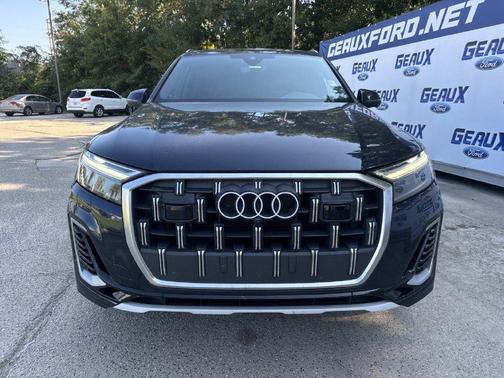 Waitomo Blue Metallic 2025 Audi Q7 55 Premium Plus