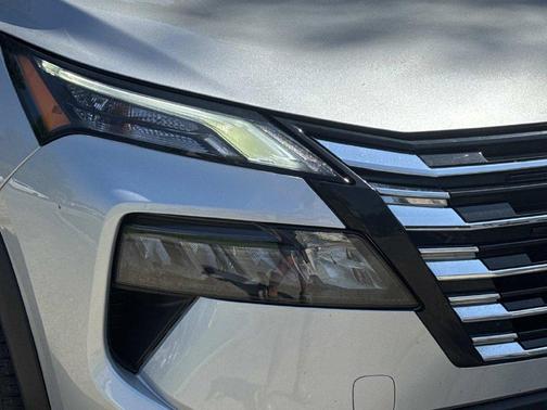 Brilliant Silver Metallic 2025 Nissan Rogue SV