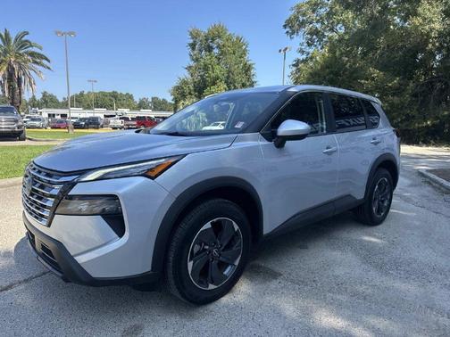 Brilliant Silver Metallic 2025 Nissan Rogue SV