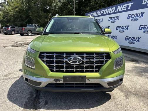 Apple Green 2024 Hyundai VENUE SEL
