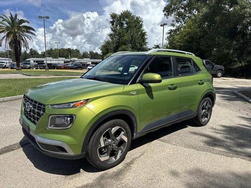 Apple Green 2024 Hyundai VENUE SEL