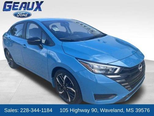 Arctic Blue Met 2025 Nissan Versa 1.6 SR