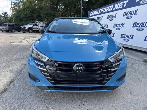 Arctic Blue Met 2025 Nissan Versa 1.6 SR