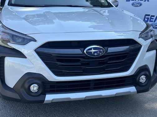 Crystal White Pearl 2025 Subaru Outback Touring XT