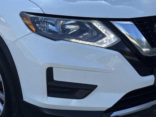 Glacier White 2019 Nissan Rogue SV