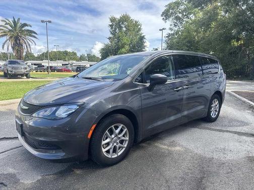 Granite Crystal Clearcoat Metallic 2023 Chrysler Voyager LX