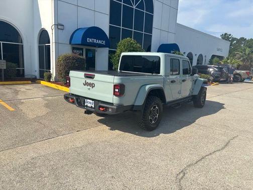 Earl Clearcoat 2023 Jeep Gladiator Mojave