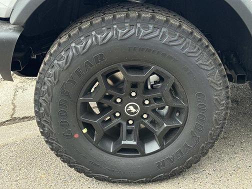 Oxford White 2026 Ford Bronco Badlands