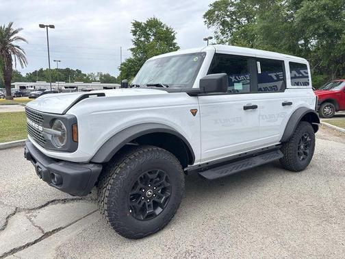 Oxford White 2026 Ford Bronco Badlands