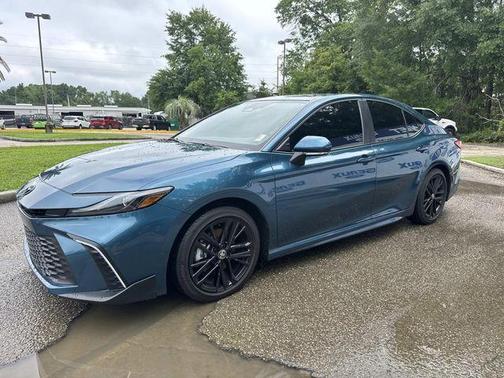 Ocean 2025 Toyota Camry SE