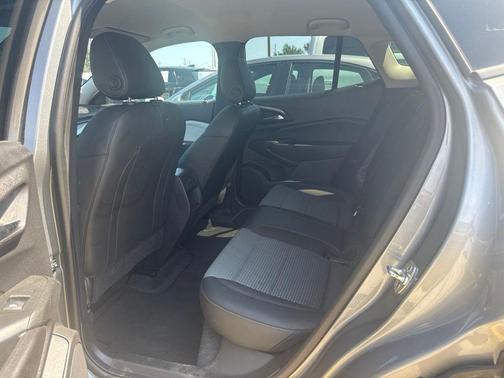 Sterling Gray Metallic 2025 Chevrolet Trax LT