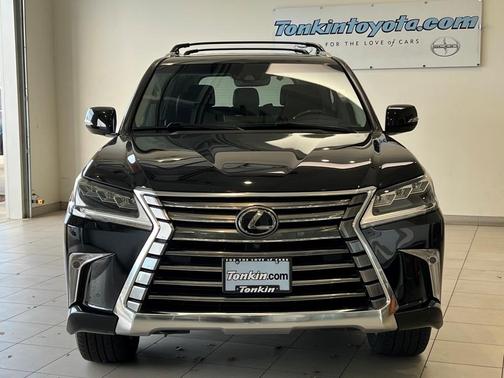 Photo 2 of 30 of 2019 Lexus LX 570 570