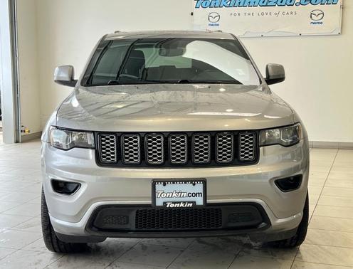 Photo 2 of 28 of 2020 Jeep Grand Cherokee Altitude