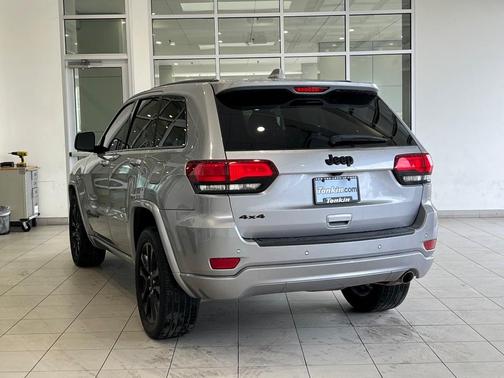 Photo 5 of 28 of 2020 Jeep Grand Cherokee Altitude