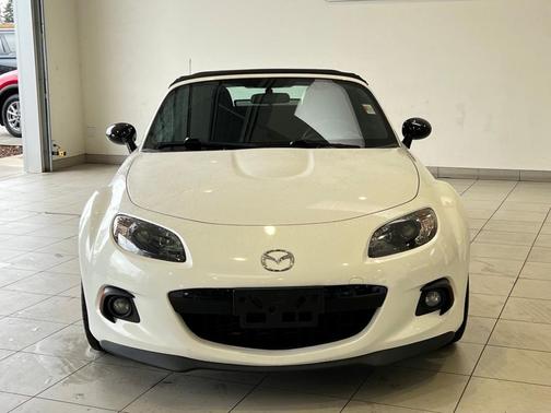Photo 2 of 28 of 2015 Mazda MX-5 Miata Club