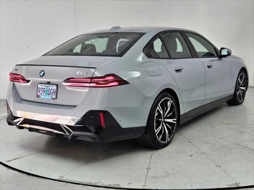 2024 BMW 530 i xDrive