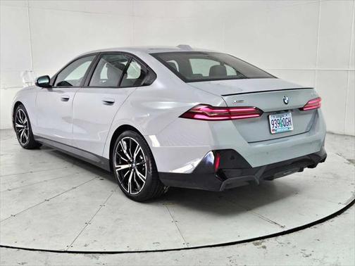 2024 BMW 530 i xDrive