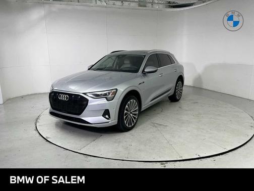 2019 Audi e-tron Premium Plus