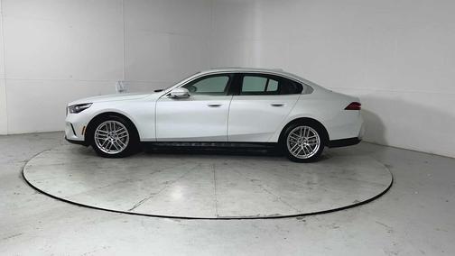 2024 BMW 530 xDrive